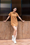 Robe courte en maille à col polo