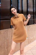 Robe courte en maille à col polo