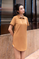 Robe courte en maille à col polo