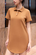 Robe courte en maille à col polo