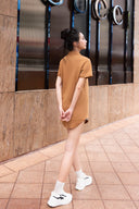 Robe courte en maille à col polo