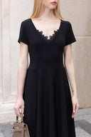 Robe mi-longue patineuse à col V