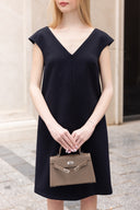 Robe courte droite à col V