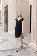 Robe courte droite à col V