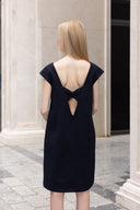 Robe courte droite à col V