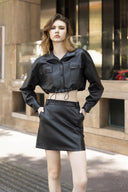 Jupe courte en simili cuir