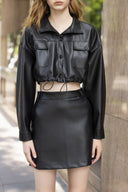 Jupe courte en simili cuir