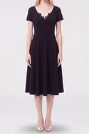 Robe mi-longue patineuse à col V