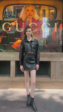 Jupe courte en simili cuir