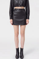 Jupe courte en simili cuir